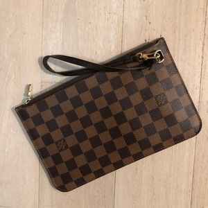 Louis Vuitton Damier Wristlet